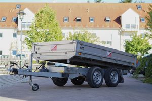 Maschinenverleih-Bockhorni-Vermietung-Verleih-Kipperanhaenger-500x333