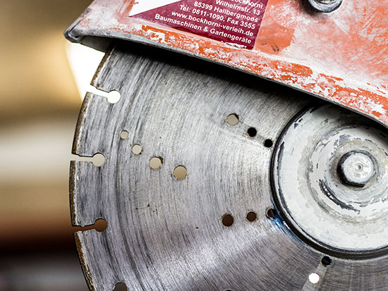 Maschinenverleih-Bockhorni-Vermietung-Verleih-Steinschneidemaschinen-550x413